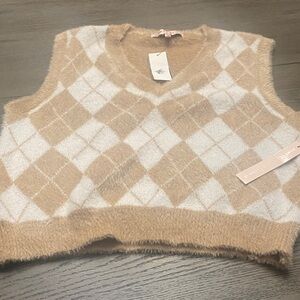 Cozy Argyle V-Neck Sweater Vest - Beige and White